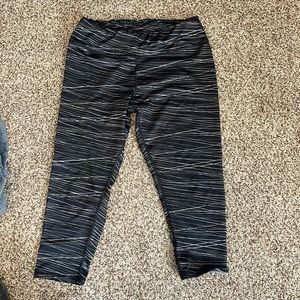 Capri Athletic Leggings